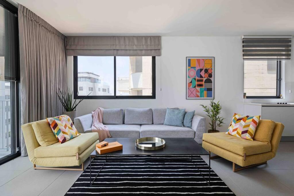 Ambassador Apartment+parking Apartment