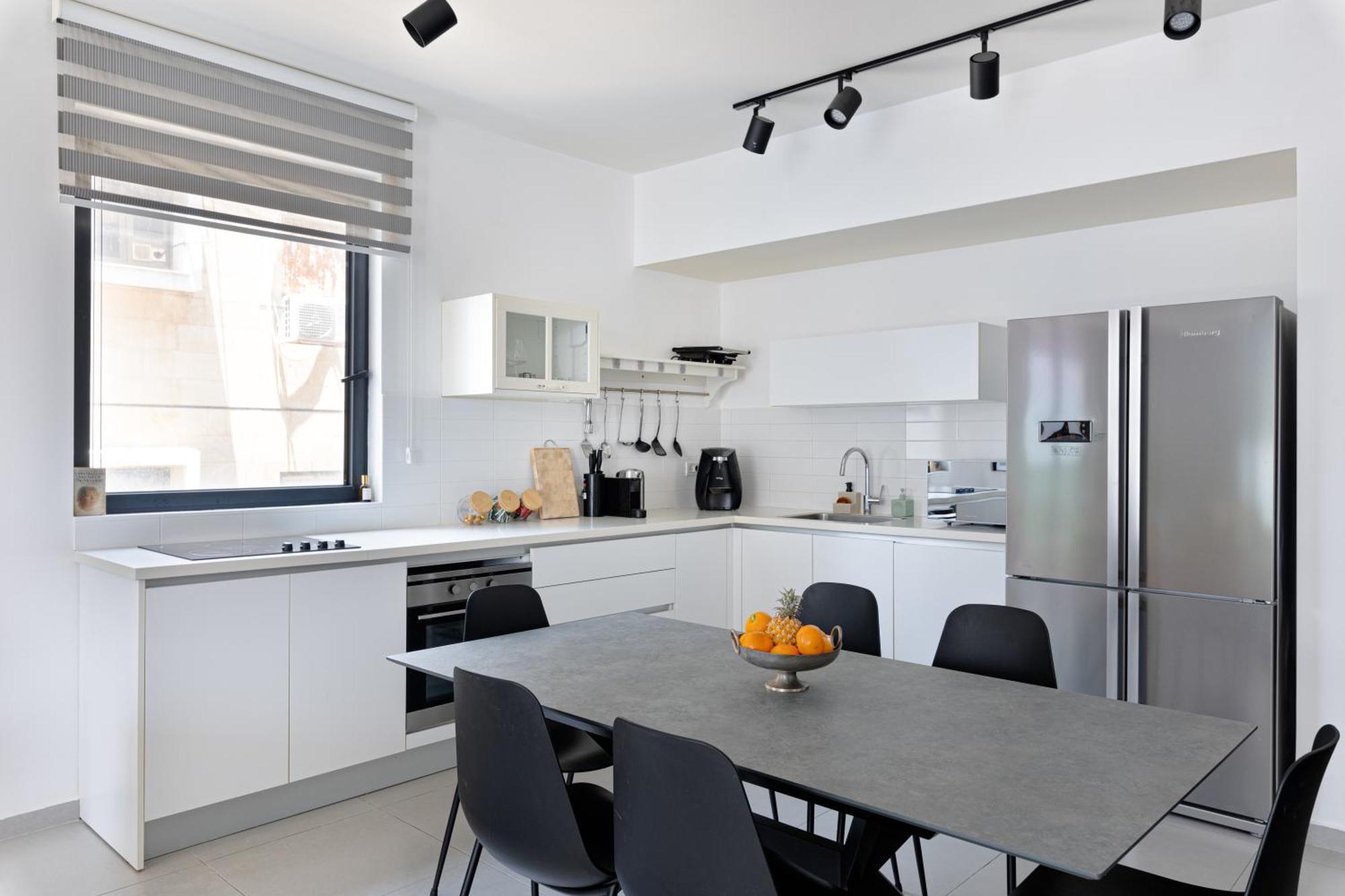 Ambassador Apartment+parking Tel Aviv-Jaffa